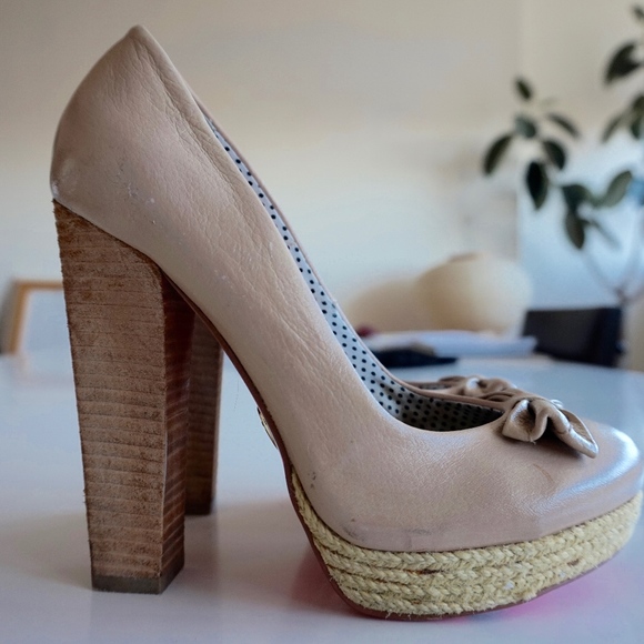 ⭐️MAGGI nude leather pumps Betsey Johnson S8⭐️ - Picture 3 of 8